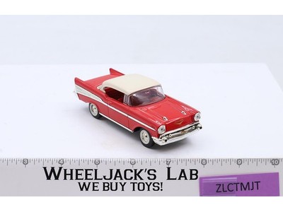 Red 1957 Chevy Hard Top Road Signature Die-Cast 1:43 Scale Model