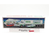 18 Wheeler and Racer 1991 HESS Vintage Vehicle NEW MIB
