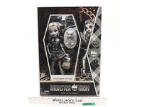 Frankie Stein W/ Pet Black & White Monster High SDCC 2009 Mattel Doll NEW