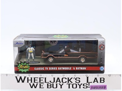 Classic TV Series Batmobile & Batman Die-Cast DC Comics Jada 1/32 NEW SEALED