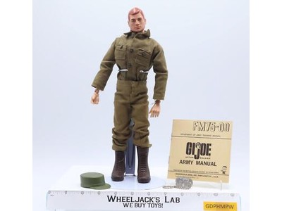 Action Soldier Army Painted Head 12" GI Joe 1964 Hasbro Action Figure w/ Manual