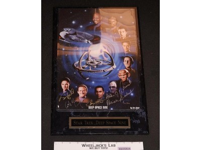 Cast of Star Trek DS9 AUTOGRAPHED Plaque 7 Signatures Dorn/Visitor/Farrel/Meaney