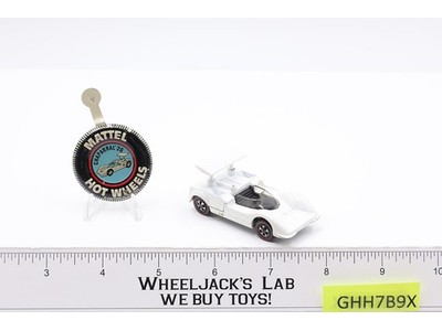 Chaparral 2G White Enamel 1969 Redline Hot Wheels Mattel RL w/ Wing & Button