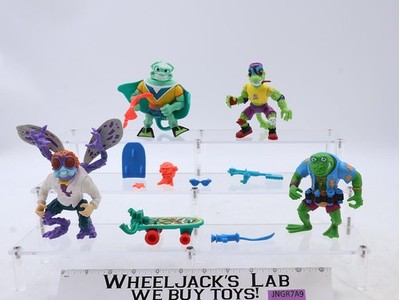 Lot of 4 Figures & Accessories Retro Reissue Playmates 2021 & 2022 Figures