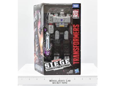 Megatron Deluxe MIB Siege War for Cybertron WFC Transformers Action Figure