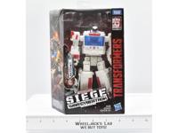 Ratchet Deluxe MIB Siege War for Cybertron WFC Transformers Action Figure