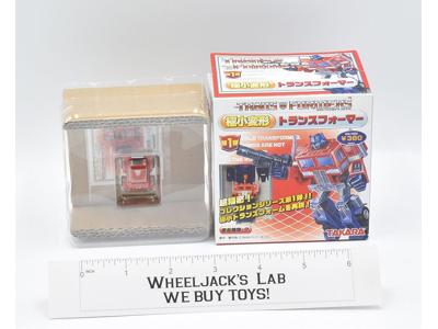 Bumblebee RED CHASE GTF 02 WST Worlds Smallest Takara Series 1 G1 Transformers