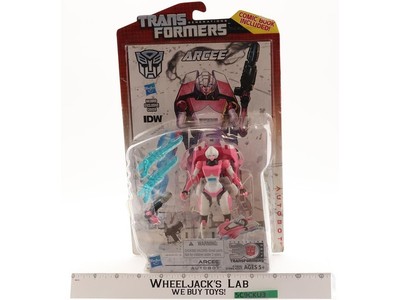 Arcee Transformers Thrilling 30th Generations 2014 Hasbro Figure NEW SEALED