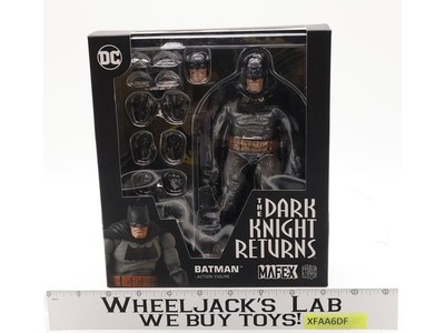 Batman The Dark Knight Returns Mafex Action Figure NEW SEALED