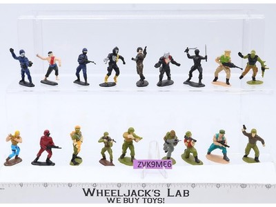 Lot of 18 Micro Figures G.I. Joe 1989 Hasbro Mini Action Figures
