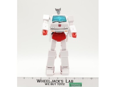 MP-30 Ratchet Transformers Masterpiece 2016 Takara Action Figure