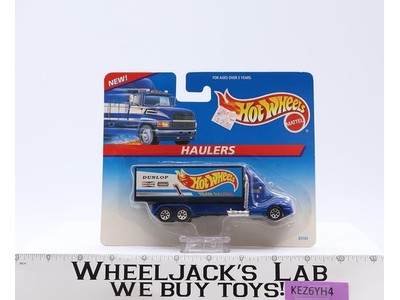 Dunlop Champion Team Racing Hot Wheels Hualers 1996 Mattel NEW SEALED