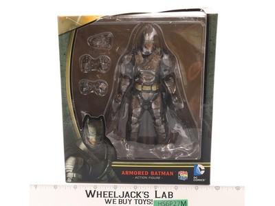 No.023 Armored Batman v Superman DC Comics Mafex Action Figure NEW SEALED