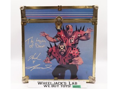 Hulk Hogan The Rockers Ultimate Warrior Wooden Toy Storage Chest WWF Wrestling