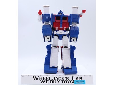 Ultra Magnus MP-22 Takara Tomy Masterpiece 2012 Transformers Action Figure