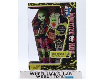 Venus McFlytrap W/ Pet First Release Monster High 2011 Mattel Doll NEW