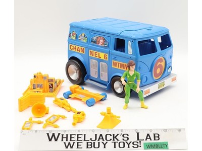 Channel 6 News Van W/ April 99% Complete TMNT 1992 Playmates Action Figure