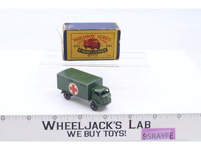 Service Ambulance Ford 3 Ton 4x4 #63 MOKO Lesney Matchbox Vintage England W/ Box
