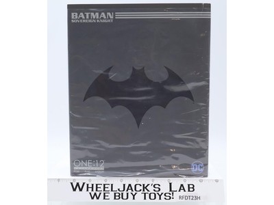 Batman Sovereign Knight DC Comics 2018 Mezco One:12 6" Action Figure NEW MIB