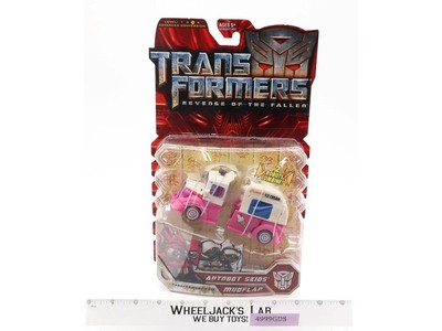 Autobot Skids Mudflap Deluxe Class Transformers ROTF 2009 Hasbro Figure MOSC