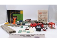 Electric Trucking US1 Scale HO Slot Car TYCO Airport + 20-Piece Track Works