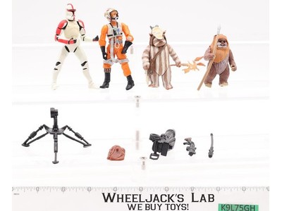 Lot of 4 Modern Star Wars 1990-2020s Hasbro Action Figures + Accessories