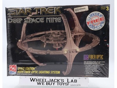 Space Station Star Trek DS9 1995 AMT ERTL Model Kit NEW SEALED