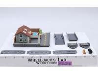 27 Maple Avenue Micro Machines Street Corners Playset 1997 Galoob
