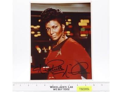 Lt. Uhura Star Trek TOS Nichelle Nichols AUTOGRAPHED 8x10 Photograph