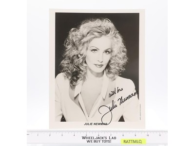 Julie Newmar Supermodel Catwoman AUTOGRAPHED B&W 8x10 Photograph