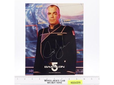 Michael Garibaldi Babylon 5 Jerry Doyle AUTOGRAPHED 8x10 Photograph