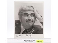 Captain Kangaroo Bob Keeshan AUTOGRAPHED B&W 8x10 Photograph