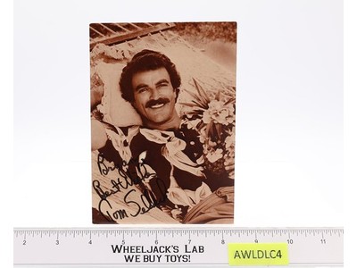 Tom Selleck Magnum P.I. AUTOGRAPHED 4x6 Postcard