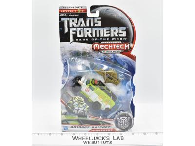 Autobot Ratchet Mechtech 2010 Deluxe NEW MOSC Transformers Dark of the Moon DOTM