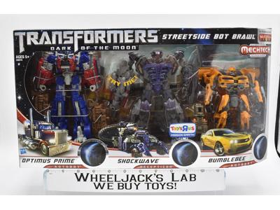 Streetside Bot Brawl Optimus Prime Bumblebee Transformers Dark of the Moon