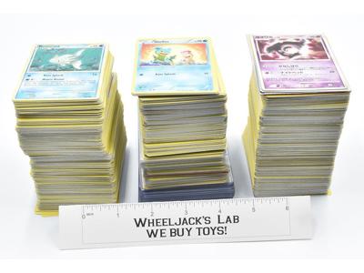 Lot of 800 Rares and Uncommons POKEMON Nintendo Mixed Years 7 Pikachu