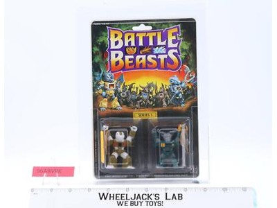 Gruesome Gator & Roaming Buffalo CAS GRADED 80 80/85/90 Battle Beasts NEW SEALED