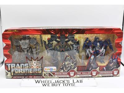 Gathering at the Nemesis 2009 NEW Revenge Of The Fallen Transformers Hasbro
