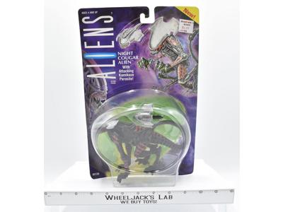 Night Cougar Alien w/Attacking Kamikaze Parasite Aliens NEW MOSC Kenner 1994