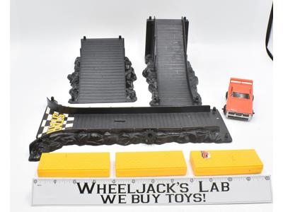 General Lee Dukes of Hazzard Speed Jumper Stunt Set 1981 Knickerbocker
