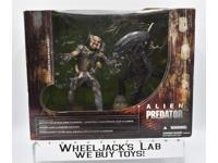 Alien & Predator Deluxe Box Set Movie Maniacs McFarlane 2002 Action Figure