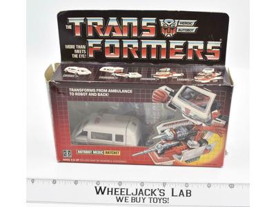 Ratchet MIB NEAR MINT FIGURE Complete 1985 Vintage Hasbro G1 Transformers