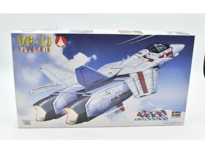 Hasegawa 1/72 VF-1J Valkyrie model kit