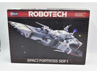Revell 1/5000 Space Fortress SDF-1 model kit