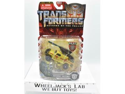 Autobot Ratchet Deluxe 2009 Revenge of the Fallen ROTF NEW MOSC Transformers