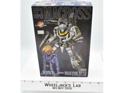 Bandai 1/100 VF-1S Super Valkyrie model kit