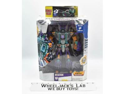 Megatron W/Bonus Figure Earth Planet Cybertron Leader NEW Transformers Hasbro