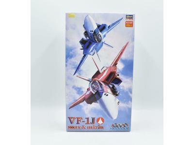 Hasegawa 1/72 VF-1J Max &amp; Milia model kit