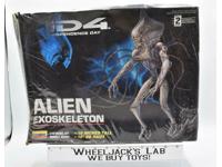 ID4 Independence Day Alien Exoskeleton Kit MISB Lindberg 1996 Kenner Vintage