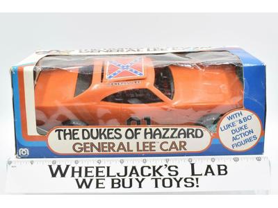 General Lee Bo &amp; Luke '69 Dodge Charger Dukes of Hazzard Mego Action Figures